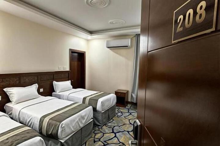 Room 18 of 18