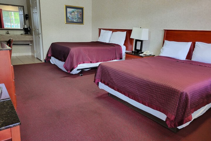 Room 17 of 34