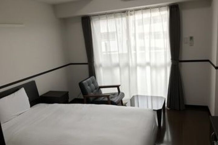Room 8 of 23
