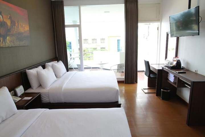 Room 13 of 74