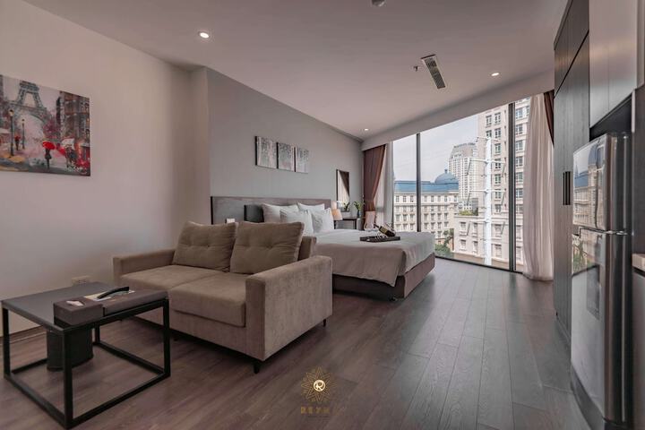 Room 5 of 100