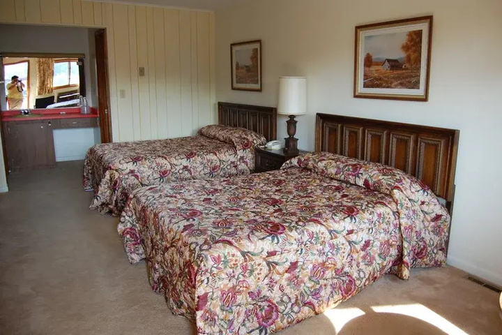 Room 2 of 7