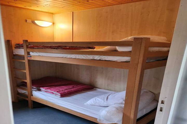Room 2 of 35