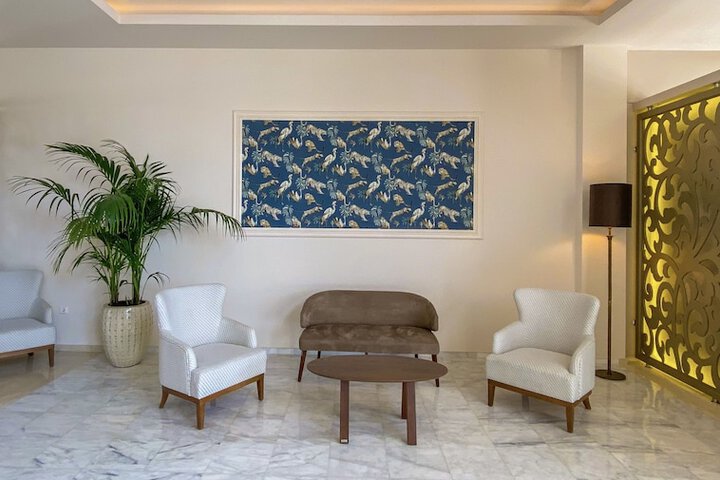 Hotel Interior 8 of 283