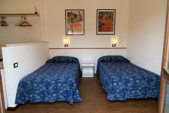Room 6 of 54