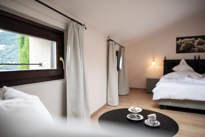 Room 4 of 89