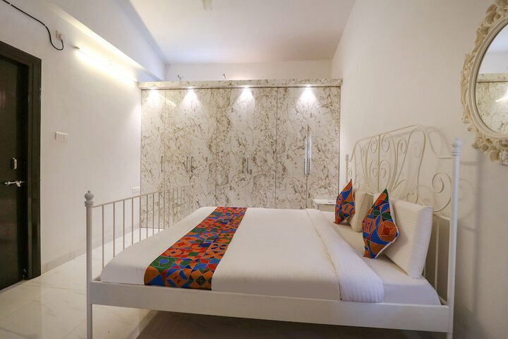 Room 15 of 27