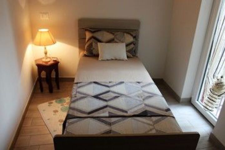 Room 18 of 42