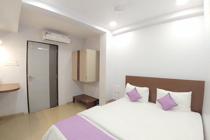 Room 8 of 36