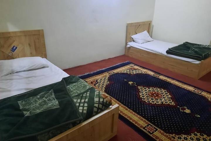 Room 4 of 5