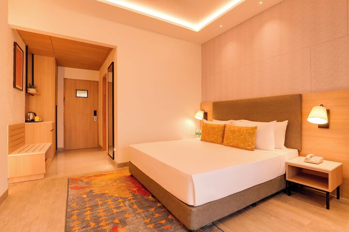 Room 10 of 42