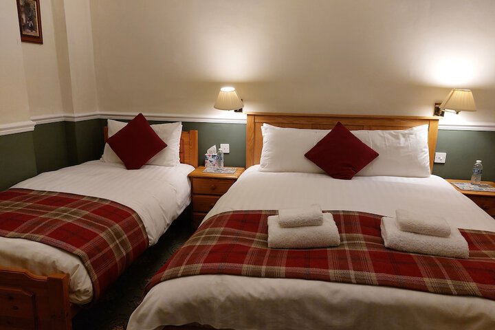 Room 32 of 62