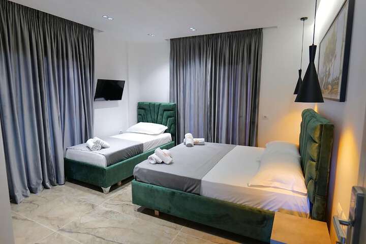 Room 28 of 137