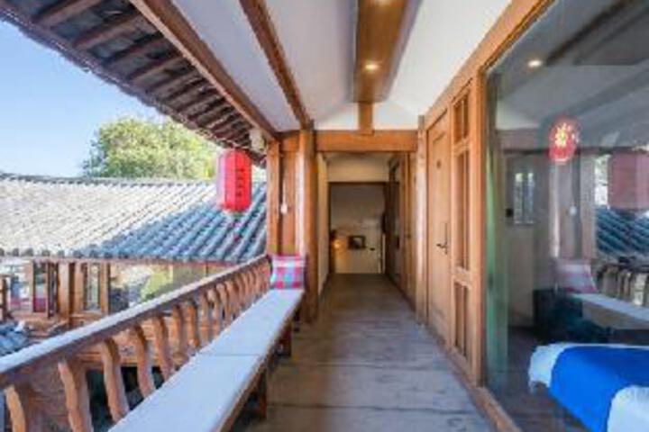 Lijiang Houfu Inn