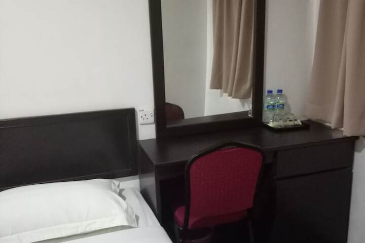 Room 41 of 75