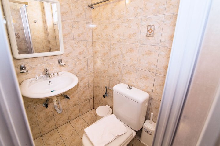 Room 16 of 23