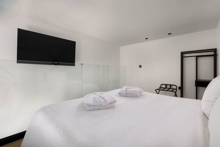 Room 13 of 51