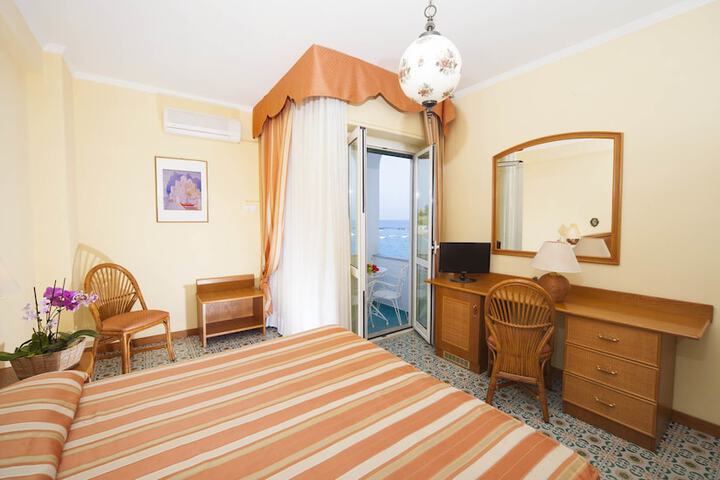 Room 10 of 56