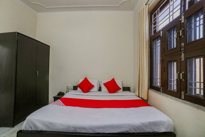 Room 7 of 10