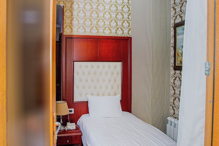 Room 6 of 46