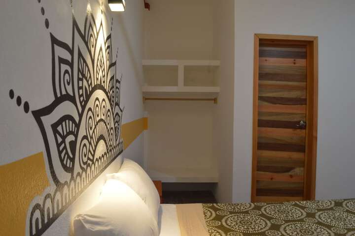 Room 16 of 36