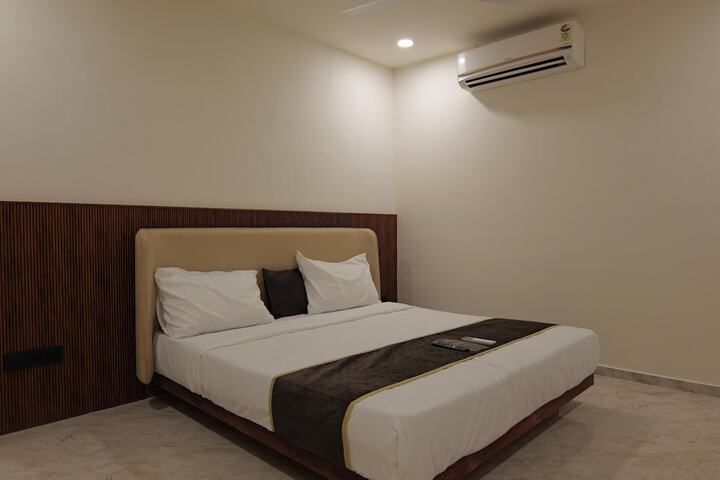 Room 4 of 27