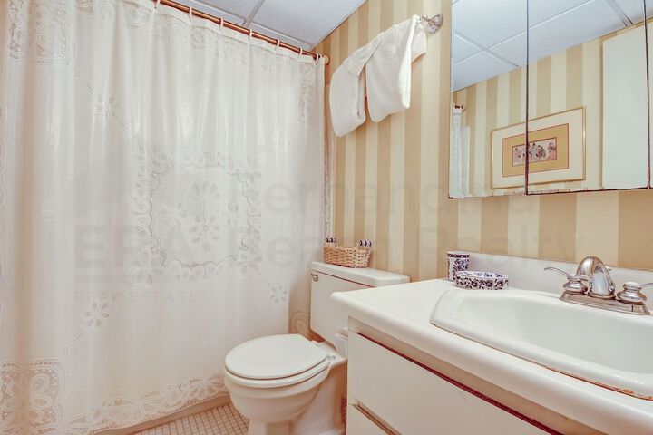 Room 16 of 35