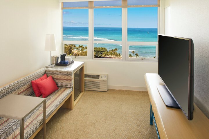 Room 52 of 177