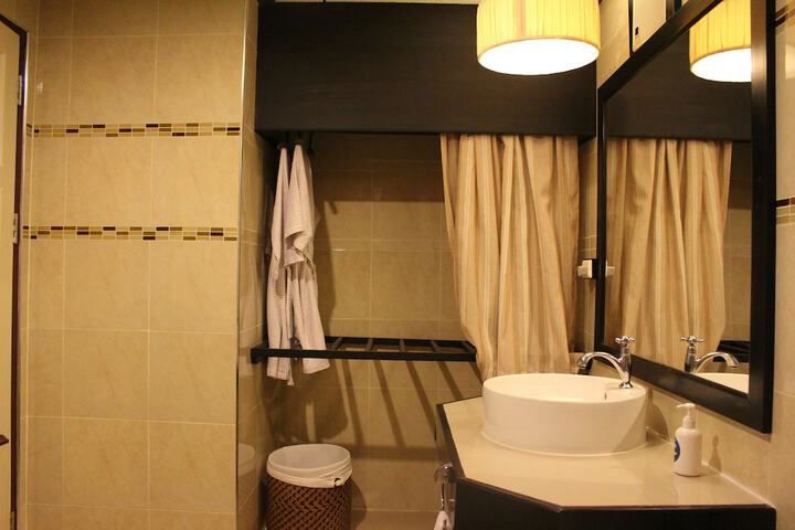 Room 9 of 40