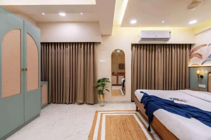 Room 17 of 24
