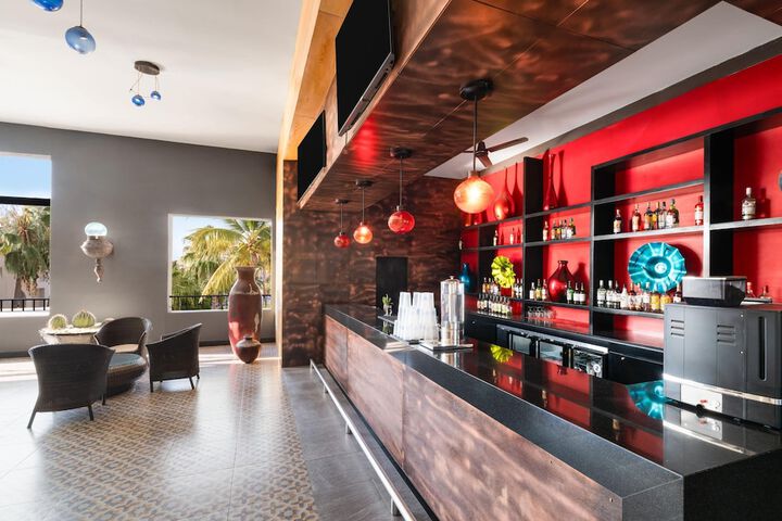 Entrance & Lobby