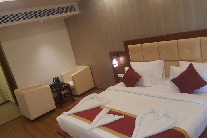 Room 14 of 38