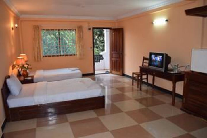 Room 13 of 22