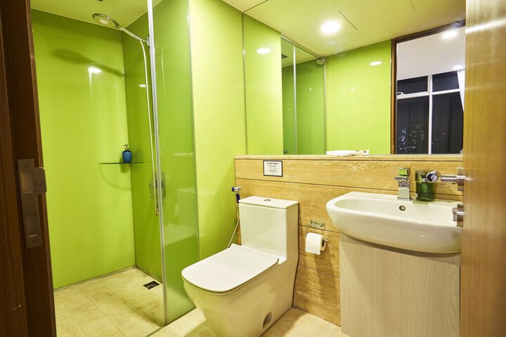 Room 16 of 25
