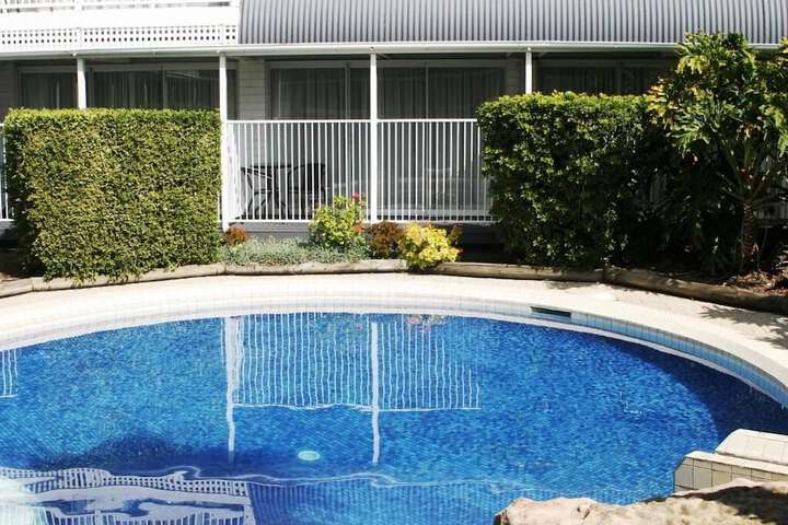 Pool 35 of 64