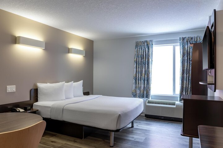Room 10 of 49