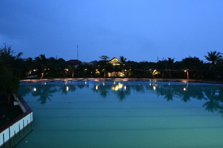 Pool 31 of 68