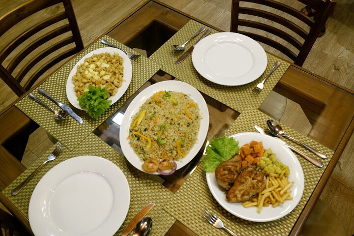 Dining 5 of 10