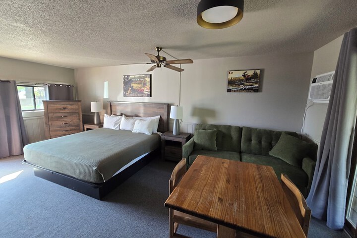 Room 82 of 167