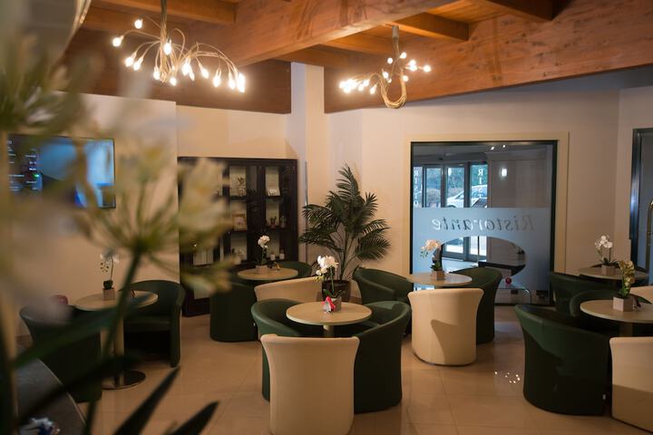 Entrance & Lobby