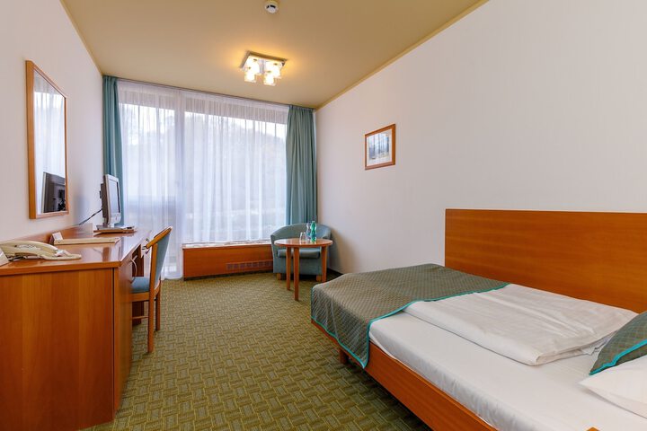 Room 10 of 87