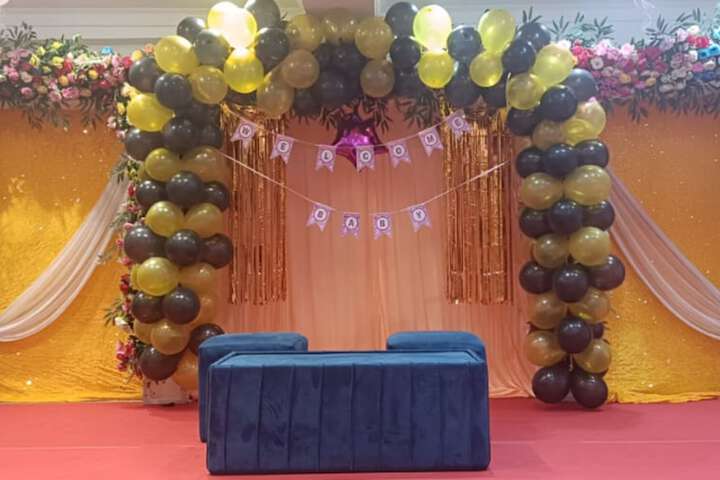 Ballroom/Hall 14 of 15