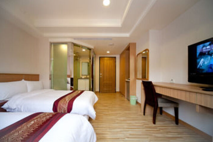 Room 28 of 47