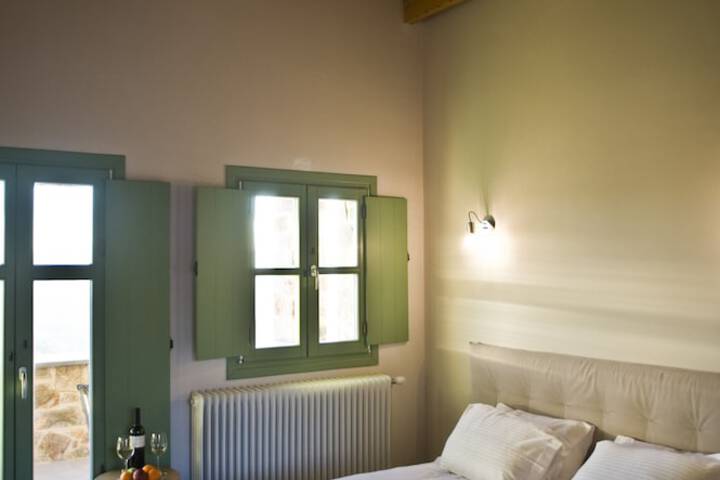 Room 14 of 98