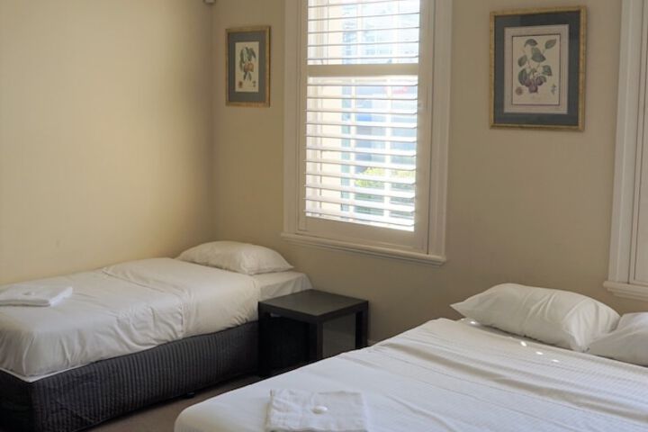 Room 7 of 28