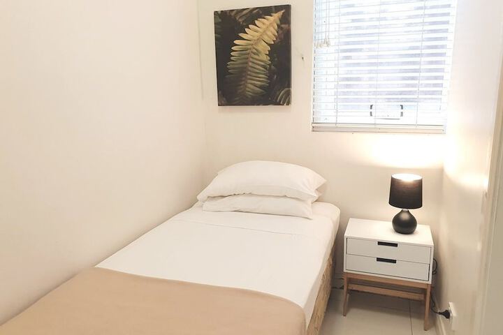 Room 4 of 17