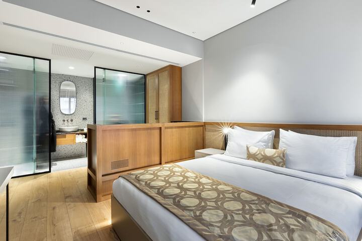 Room 9 of 41