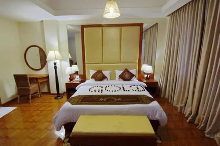 Room 10 of 44