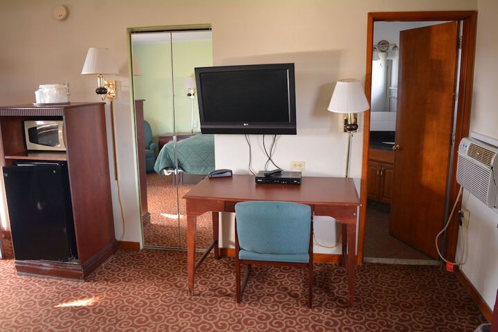 Room 5 of 34