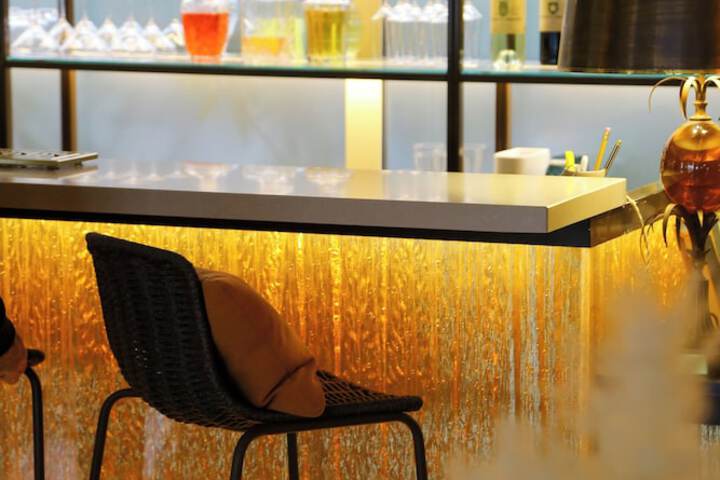 Lounge 110 of 135